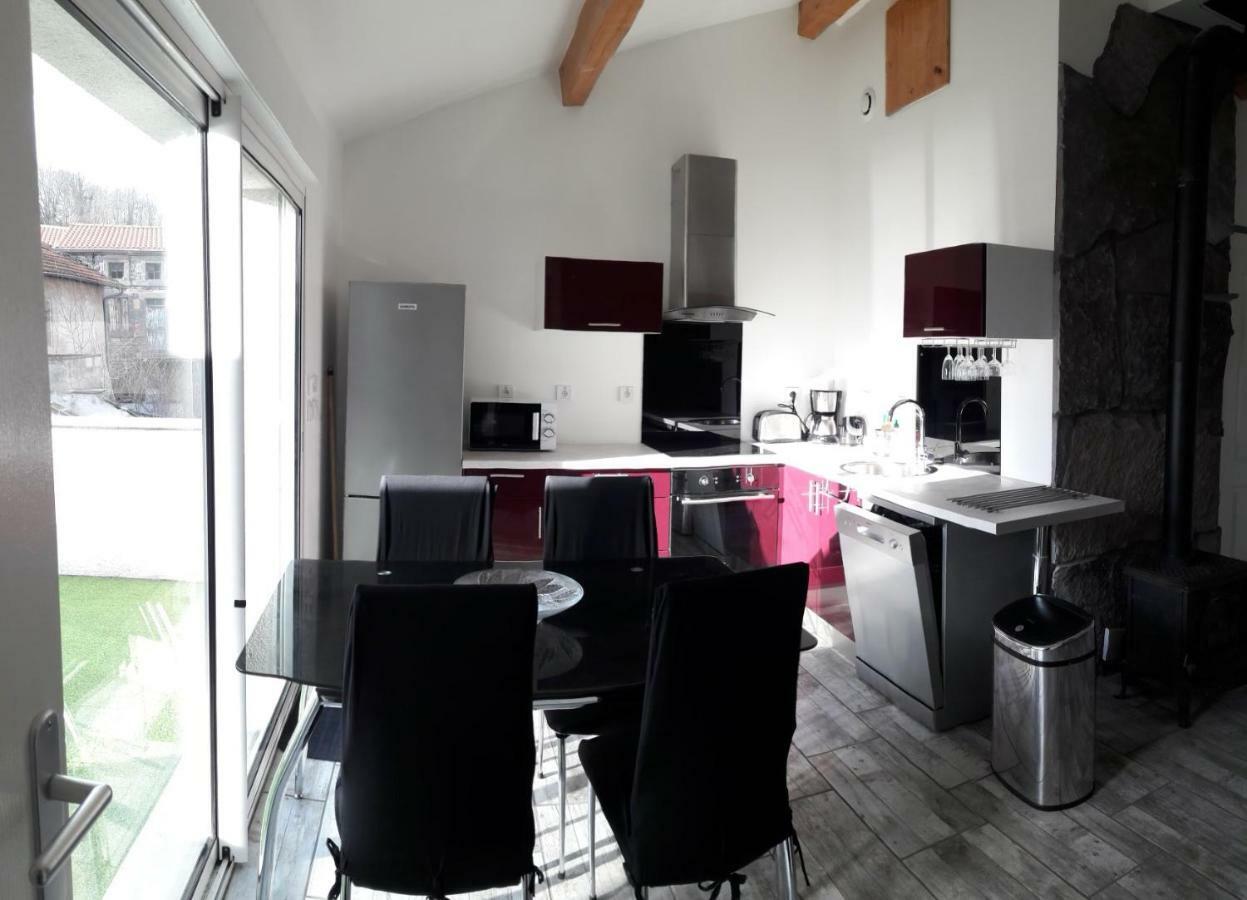 Gite Du Sabotier Lamadon Saint-Genes-Champanelle Exterior photo